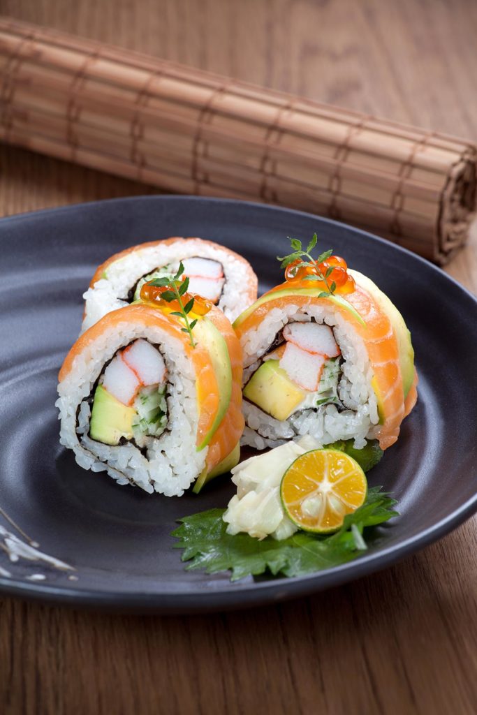 美式鮭魚加州卷相片